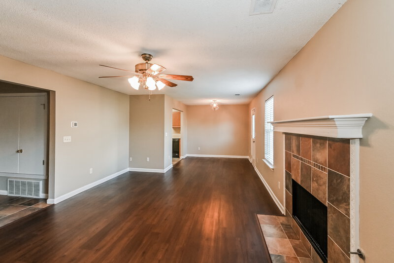 1,680/Mo, 7299 Red Maple Dr Olive Branch, MS 38654 Living Room View 3