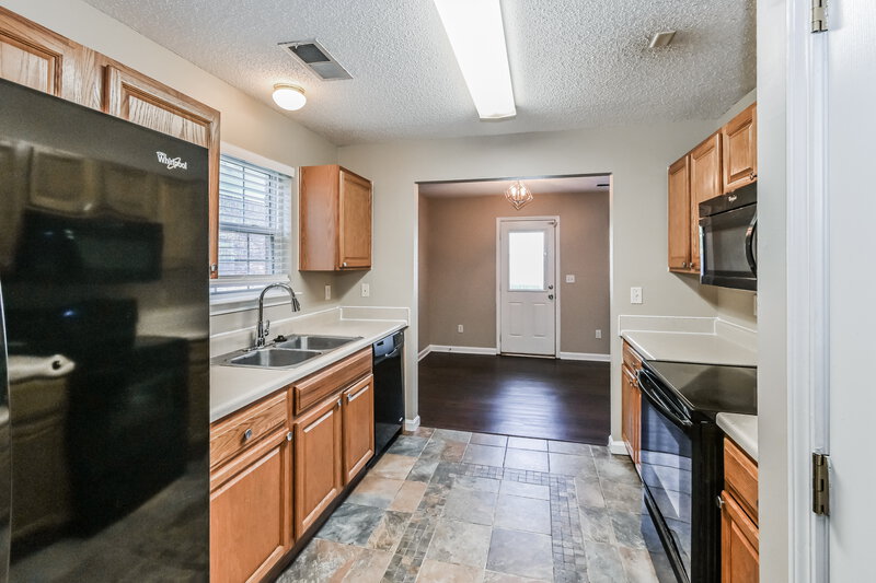 1,680/Mo, 7299 Red Maple Dr Olive Branch, MS 38654 Kitchen View 3