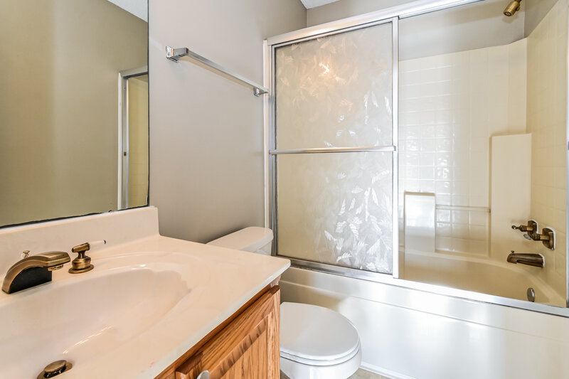 1,680/Mo, 7299 Red Maple Dr Olive Branch, MS 38654 Bathroom View