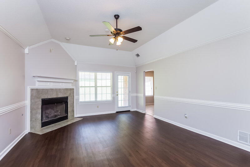 1,920/Mo, 2347 Bethany Dr Southaven, MS 38672 Living Room View 2