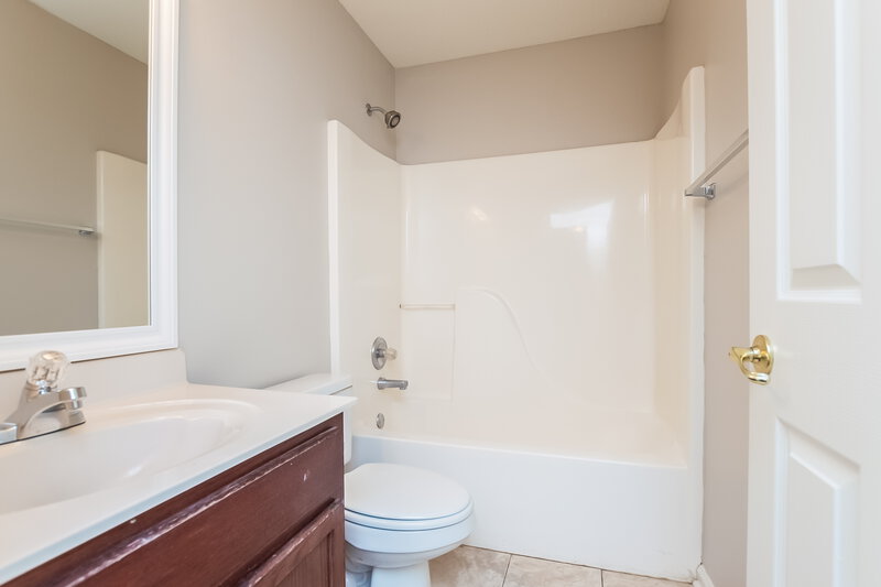 1,920/Mo, 2347 Bethany Dr Southaven, MS 38672 Bathroom View