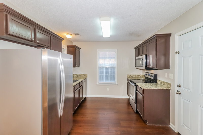 1,760/Mo, 10790 Wellington Dr Olive Branch, MS 38654 Kitchen View 2
