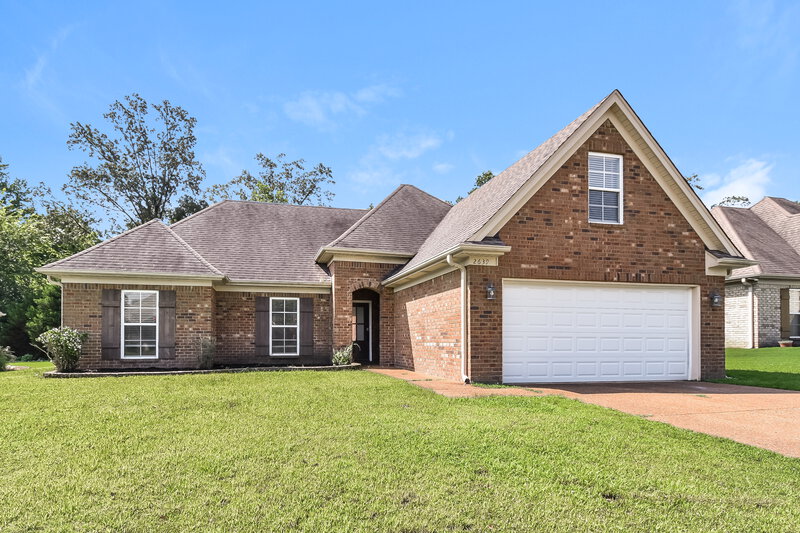 2,185/Mo, 2639 Cherry Tree Dr Southaven, MS 38672 Front View