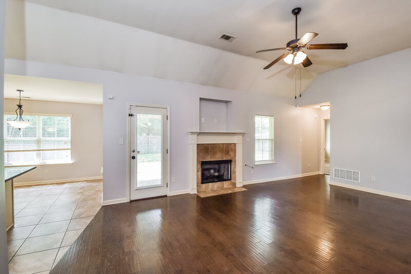 2,185/Mo, 2639 Cherry Tree Dr Southaven, MS 38672 Living Room View