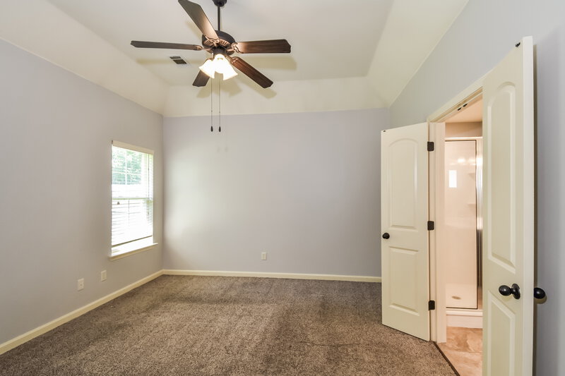 2,185/Mo, 2639 Cherry Tree Dr Southaven, MS 38672 Main Bedroom View