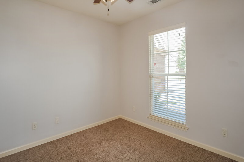 2,205/Mo, 2639 Cherry Tree Dr Southaven, MS 38672 Bedroom View 2