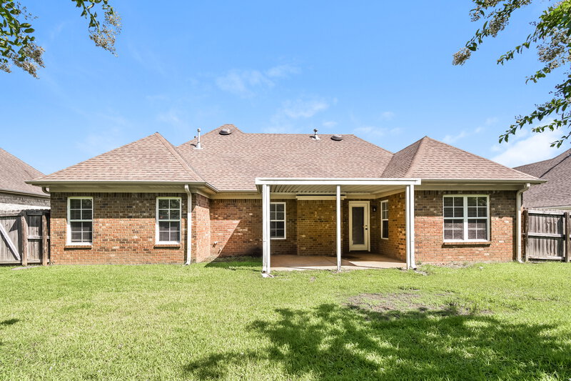 2,185/Mo, 2639 Cherry Tree Dr Southaven, MS 38672 Rear View 2