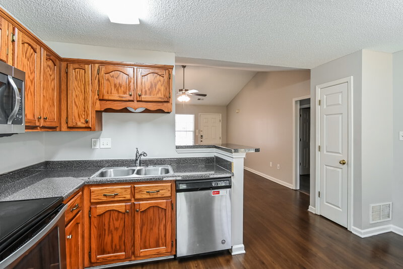 1,805/Mo, 7317 Pecan Meadow Dr E Olive Branch, MS 38654 Kitchen View