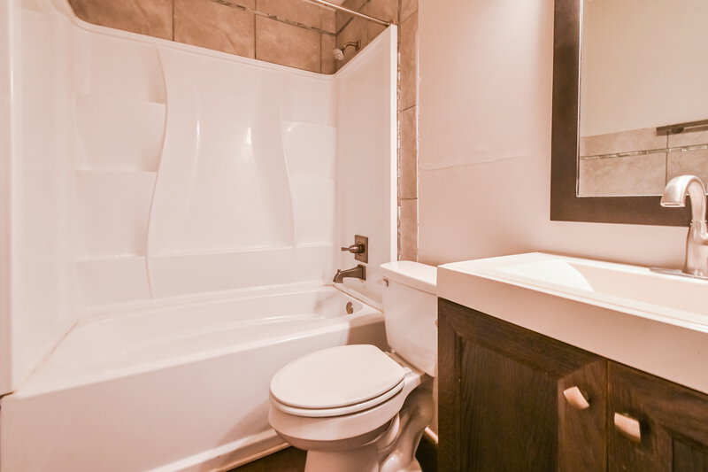 1,805/Mo, 7317 Pecan Meadow Dr E Olive Branch, MS 38654 Bathroom View