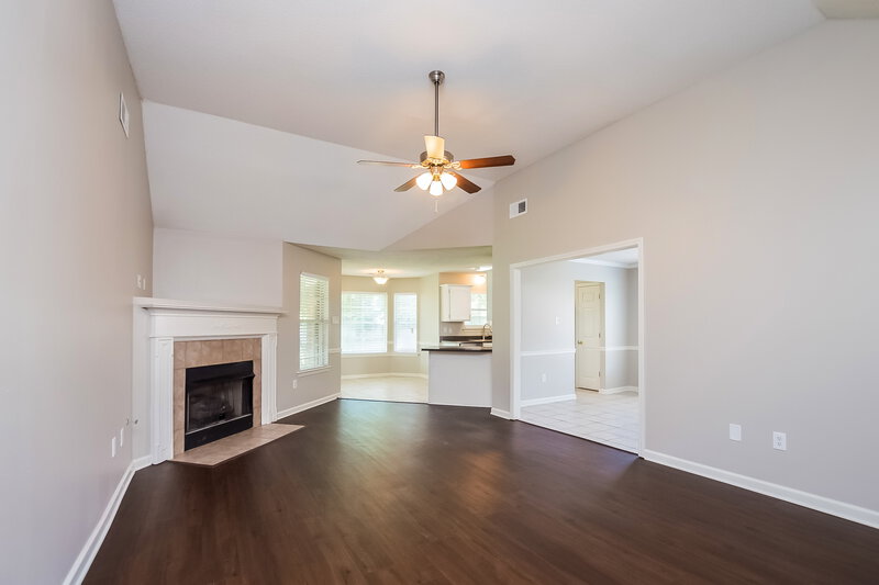 1,850/Mo, 5726 Sparrow Run Olive Branch, MS 38654 Living Room View