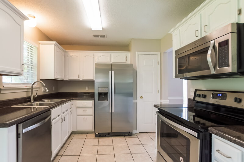 1,850/Mo, 5726 Sparrow Run Olive Branch, MS 38654 Kitchen View