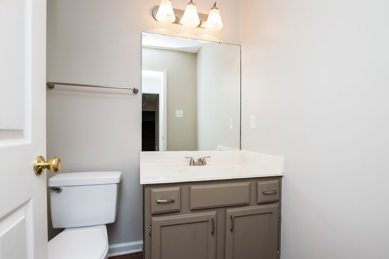 1,850/Mo, 5726 Sparrow Run Olive Branch, MS 38654 Powder Room View