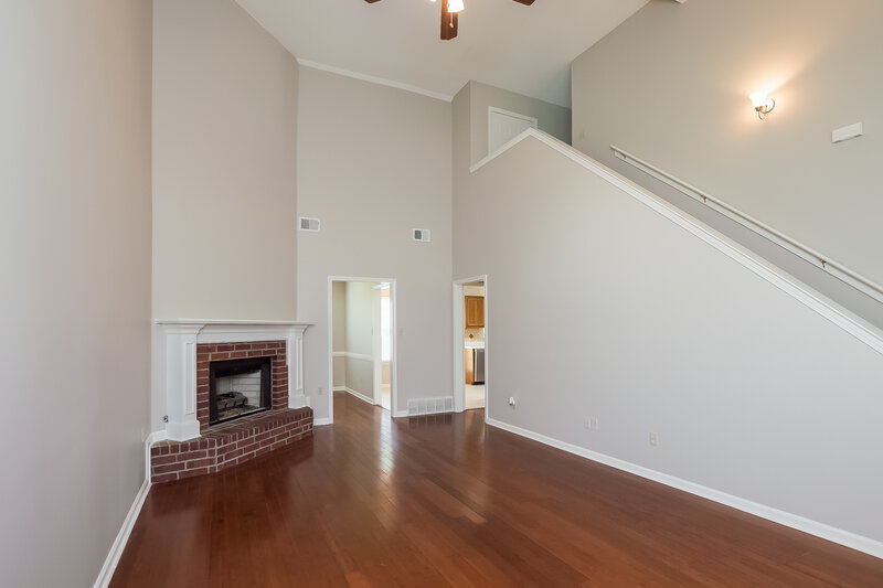 2,130/Mo, 1640 Saddle Ln Southaven, MS 38671 Living Room View 3