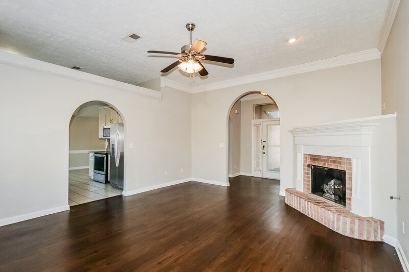 1,825/Mo, 13102 Braybourne Pl N Olive Branch, MS 38654 Living Room View 2