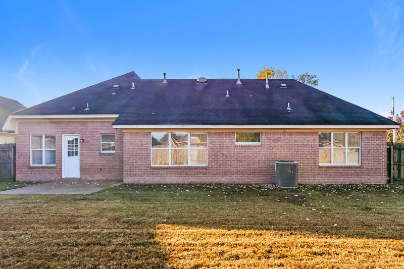 1,825/Mo, 13102 Braybourne Pl N Olive Branch, MS 38654 Rear View