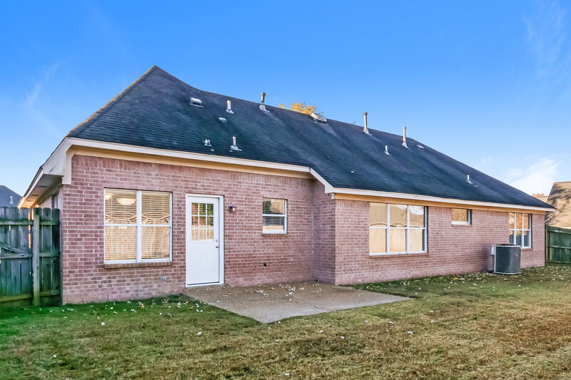 1,825/Mo, 13102 Braybourne Pl N Olive Branch, MS 38654 Rear View 2