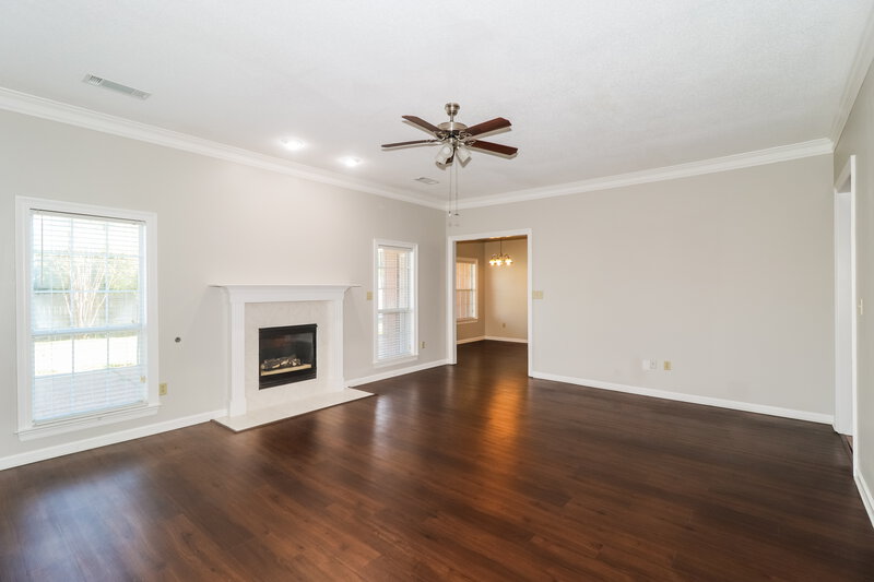 2,250/Mo, 13061 Sandbourne Olive Branch, MS 38654 Living Room View 2