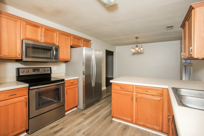 1,445/Mo, 2806 Maggie Woods Pl Arlington, TN 38002 Kitchen View