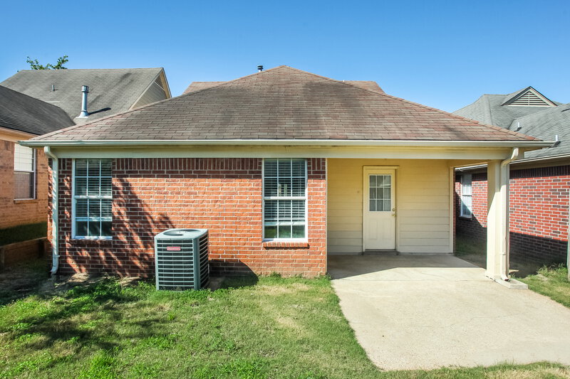 1,445/Mo, 2806 Maggie Woods Pl Arlington, TN 38002 Rear View