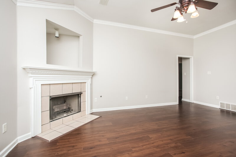1,975/Mo, 6906 Greyhawk Cv N Olive Branch, MS 38654 Living Room View 2