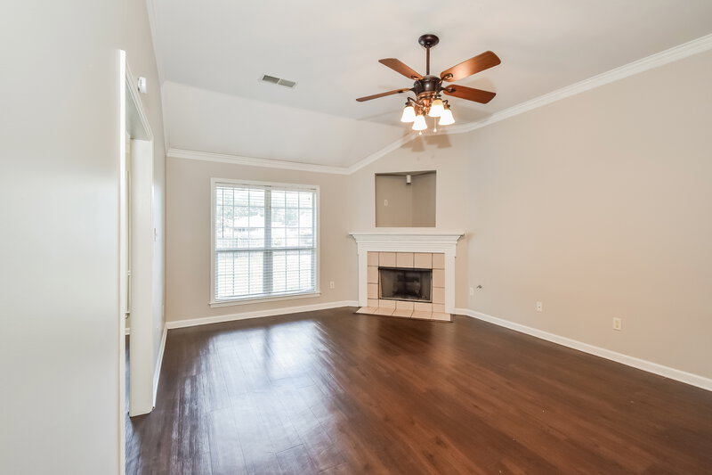 2,480/Mo, 6906 Greyhawk Cv N Olive Branch, MS 38654 Living Room View 2