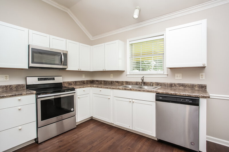 1,975/Mo, 6906 Greyhawk Cv N Olive Branch, MS 38654 Kitchen View