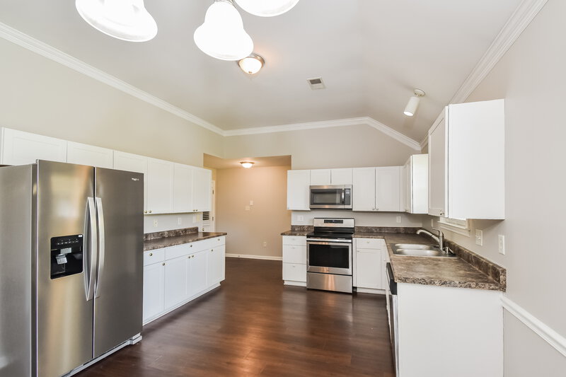 2,480/Mo, 6906 Greyhawk Cv N Olive Branch, MS 38654 Kitchen View 2
