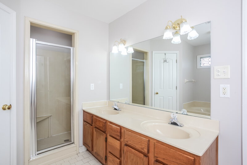 1,975/Mo, 6906 Greyhawk Cv N Olive Branch, MS 38654 Bathroom View