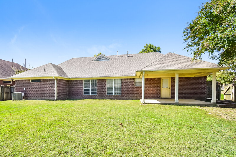 2,480/Mo, 6906 Greyhawk Cv N Olive Branch, MS 38654 Rear View