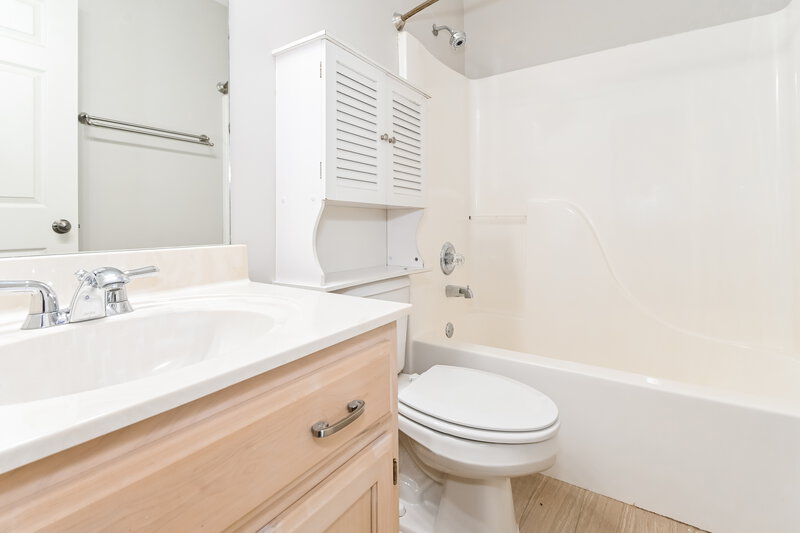 2,380/Mo, 2712 Nelle Ln Southaven, MS 38672 Bathroom View