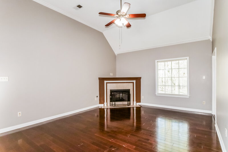 2,240/Mo, 8270 Wesley Woods Cir Cordova, TN 38018 Living Room View 2