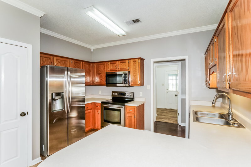2,240/Mo, 8270 Wesley Woods Cir Cordova, TN 38018 Kitchen View