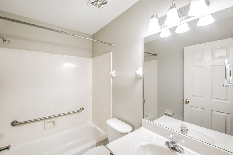 1,830/Mo, 8676 Tropicana Dr N Cordova, TN 38018 Bathroom View