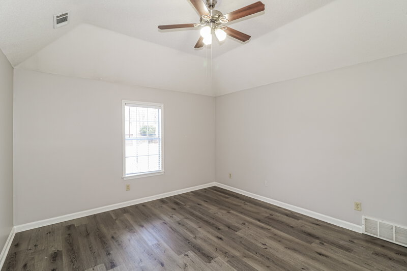 2,060/Mo, 8289 Crimson Creek Dr Cordova, TN 38016 Main Bedroom View 2