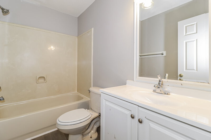 2,060/Mo, 8289 Crimson Creek Dr Cordova, TN 38016 Bathroom View
