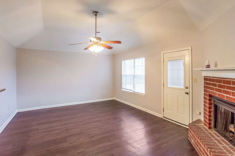 1,680/Mo, 6251 Liberty Point Cv Walls, MS 38680 Living Room View 2