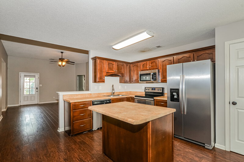 2,155/Mo, 4313 Genevieve Dr Southaven, MS 38672 Kitchen View 2