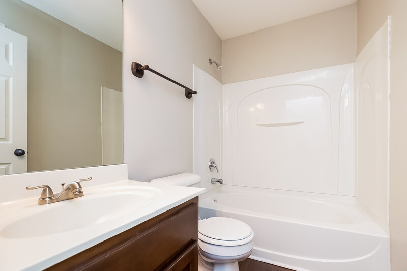 2,320/Mo, 4313 Genevieve Dr Southaven, MS 38672 Bathroom View