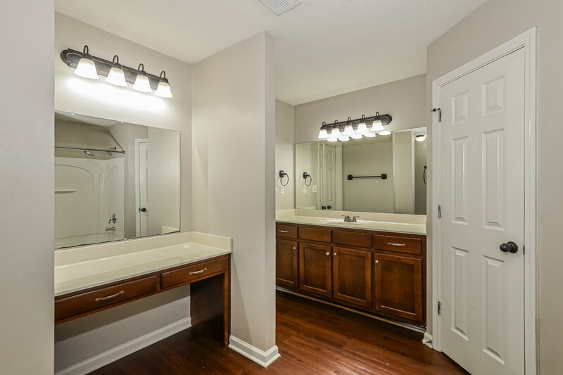 2,155/Mo, 4313 Genevieve Dr Southaven, MS 38672 Main Bathroom View 2