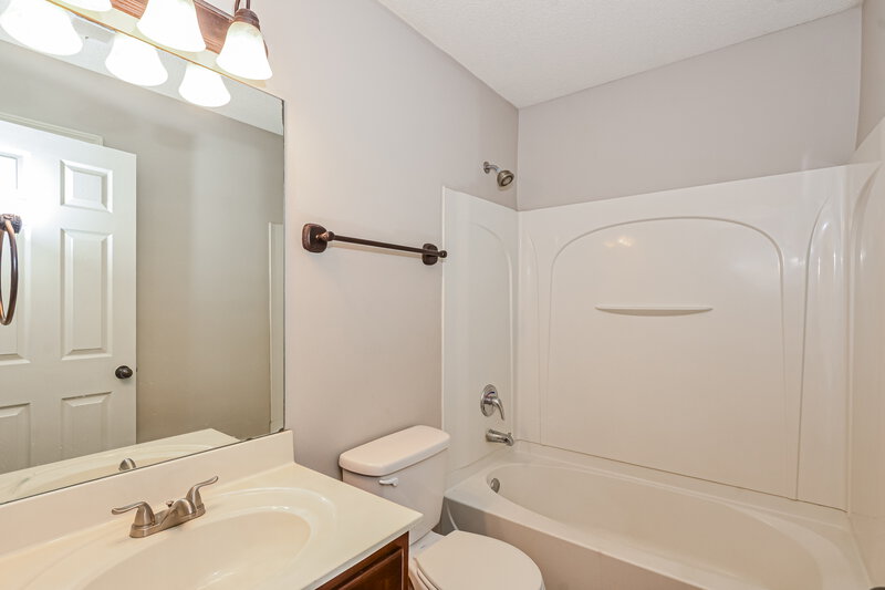2,155/Mo, 4313 Genevieve Dr Southaven, MS 38672 Bathroom View