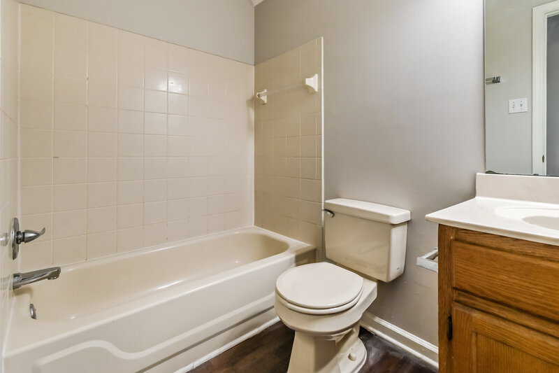 2,770/Mo, 9811 Dogwood Ct E Olive Branch, MS 38654 Bathroom View