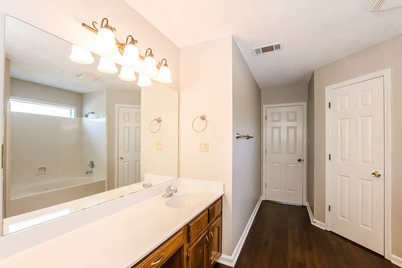 2,370/Mo, 1812 Black Bear Cir E Cordova, TN 38016 Master Bathroom View 2