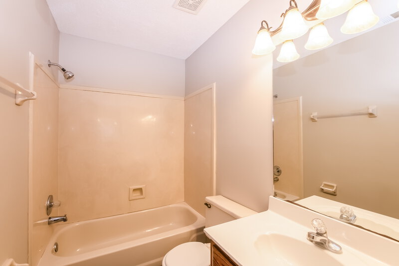 2,370/Mo, 1812 Black Bear Cir E Cordova, TN 38016 Bathroom View