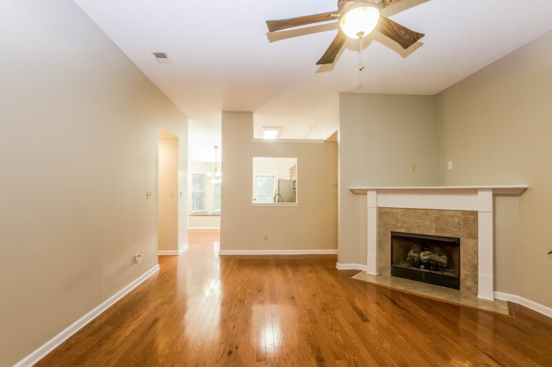 1,785/Mo, 8481 Regal Bend Dr Olive Branch, MS 38654 Living Room View 2