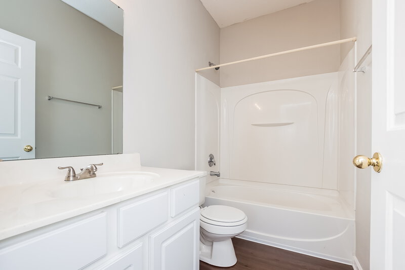 1,860/Mo, 7259 Alexander Rd Olive Branch, MS 38654 Bathroom View