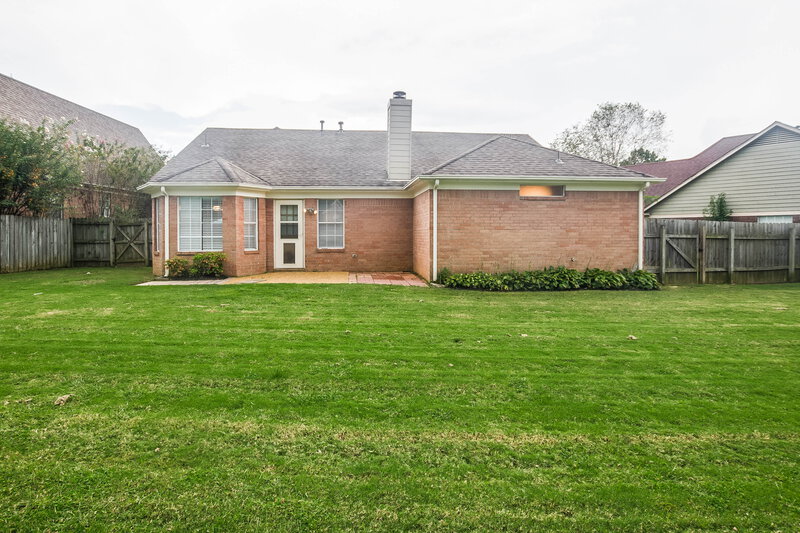 2,115/Mo, 250 Cross Point Cv Collierville, TN 38017 Rear View
