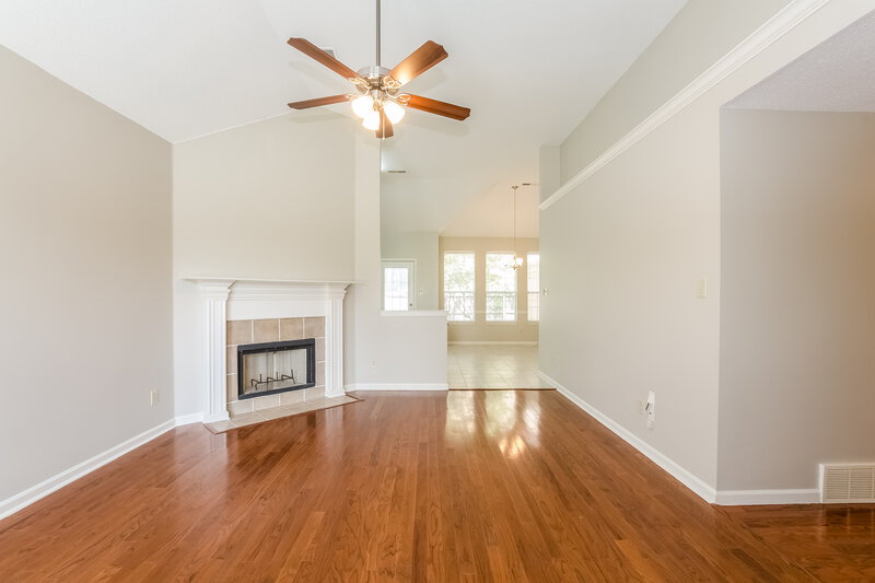 1,810/Mo, 10004 Woodland Birch Dr Lakeland, TN 38002 Living Room View