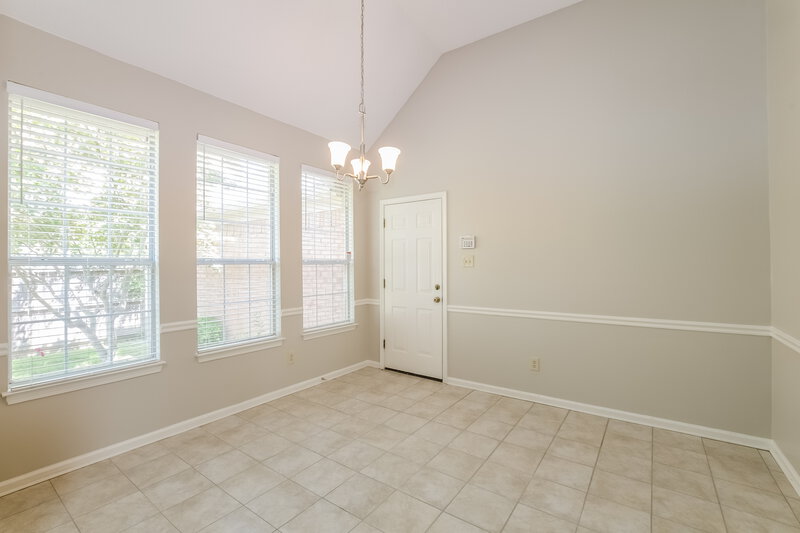 1,810/Mo, 10004 Woodland Birch Dr Lakeland, TN 38002 Dining Room View 2