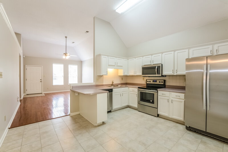 1,810/Mo, 10004 Woodland Birch Dr Lakeland, TN 38002 Kitchen View
