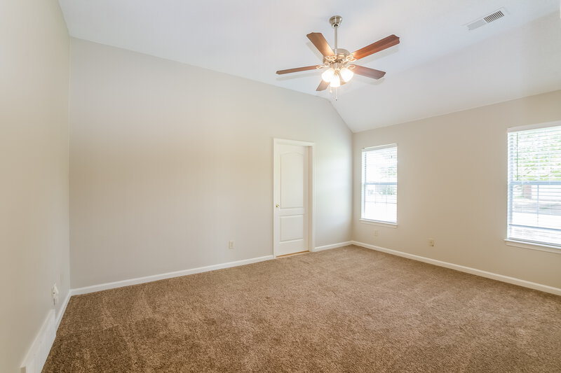 1,810/Mo, 10004 Woodland Birch Dr Lakeland, TN 38002 Master Bedroom View